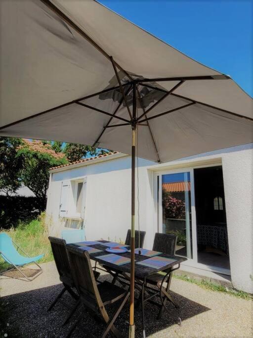 Agreable Maison Ensoleillee Avec Jardin Arbore Villa Le Château-dʼOléron Kültér fotó